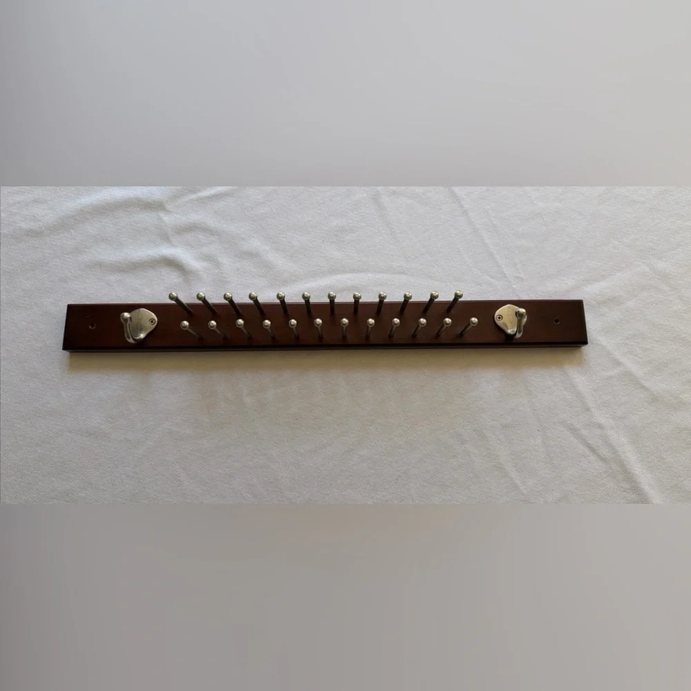 VTG Wood and Metal Wall Hook/Tie Rack, would also be cute as a jewelry holder